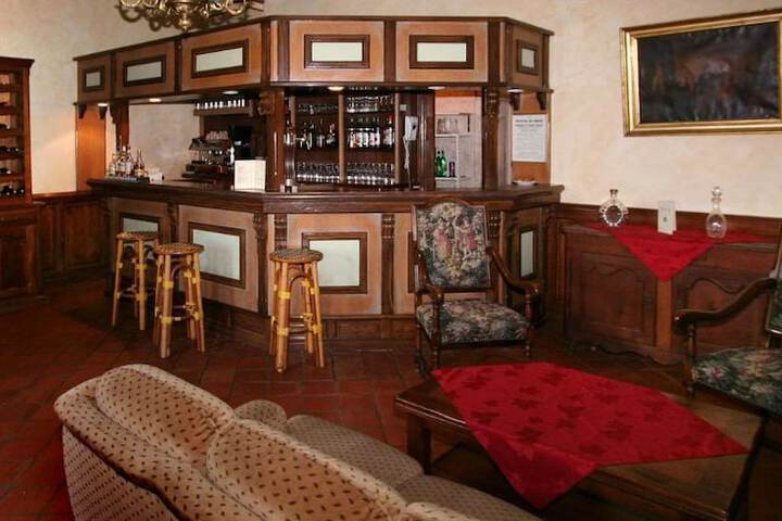 Lounge 61 of 153