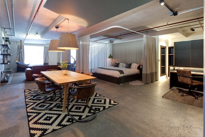 Room 13 of 117
