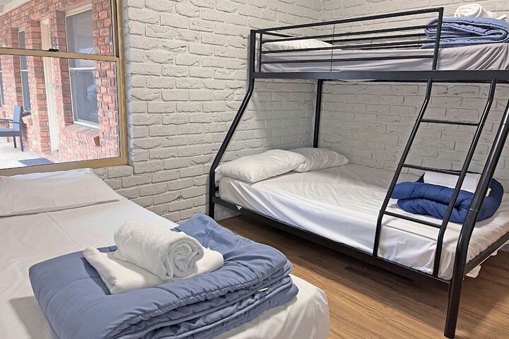 Room 9 of 94