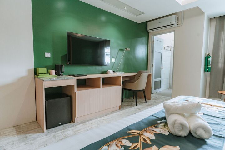 Room 10 of 72