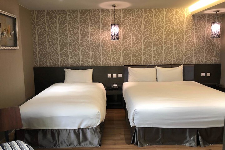 Room 4 of 36