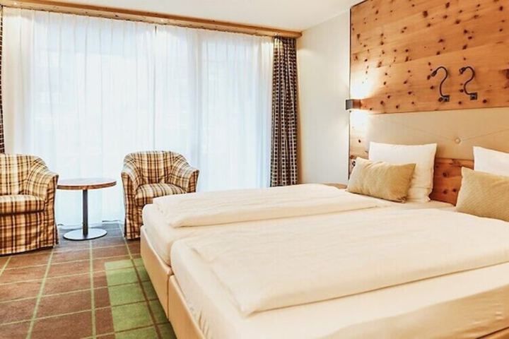 Room 22 of 65