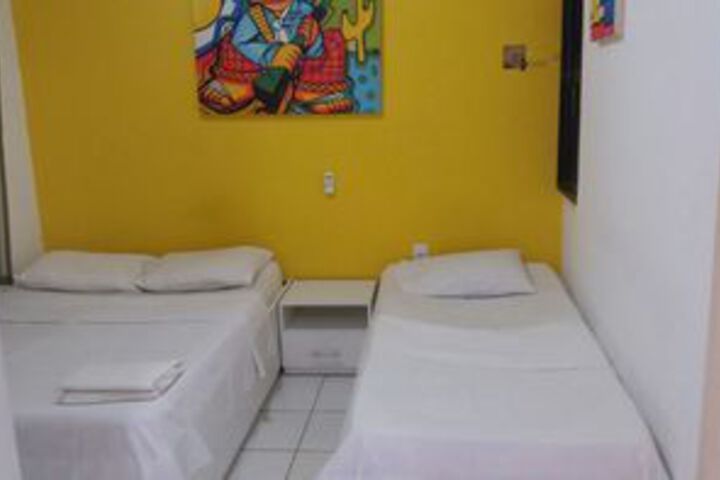 Room 13 of 32