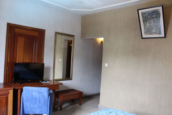 Room 27 of 56
