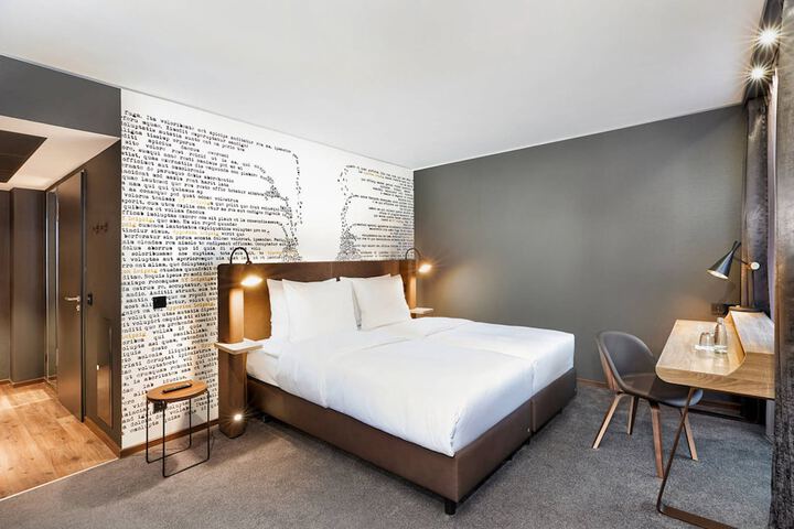 Room 5 of 55