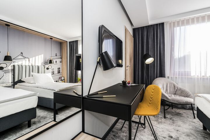 Room 17 of 155