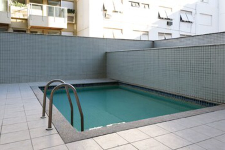 Pool 17 of 33