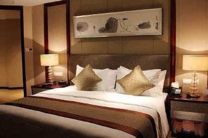 Room 2 of 3