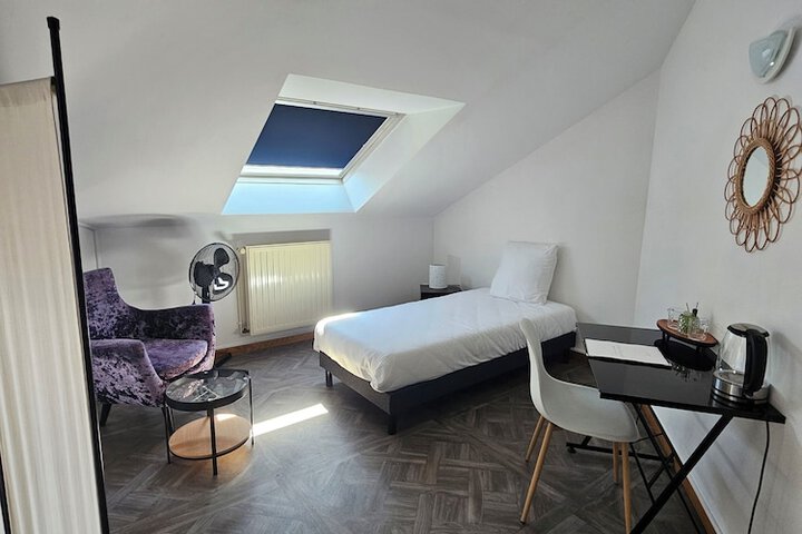 Room 5 of 57