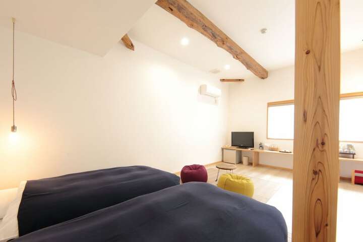 Room 3 of 12
