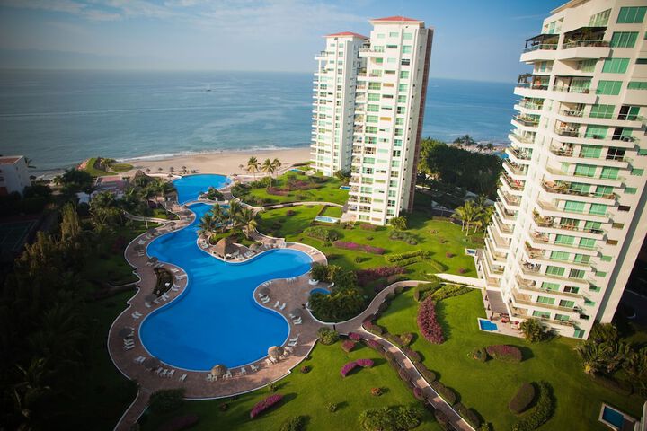 Shangri La Penthouses by Cheap Getaway in Puerto Vallarta