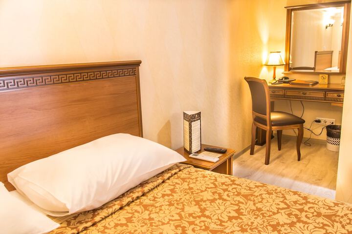 Room 4 of 52