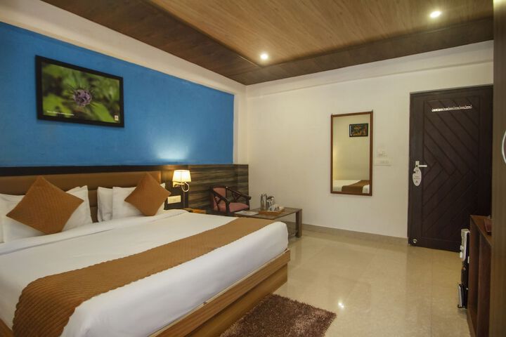 Room 16 of 37