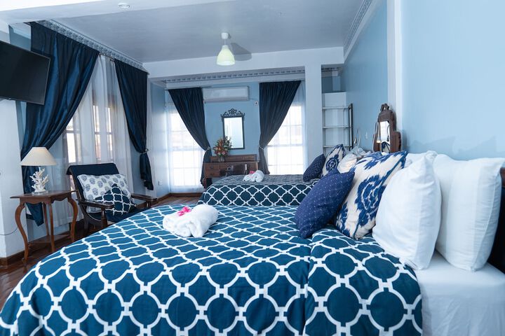 Room 11 of 27