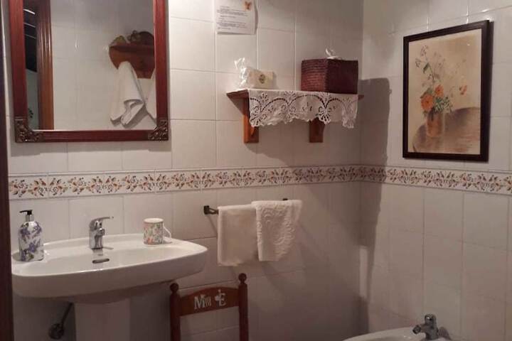 Room 9 of 32