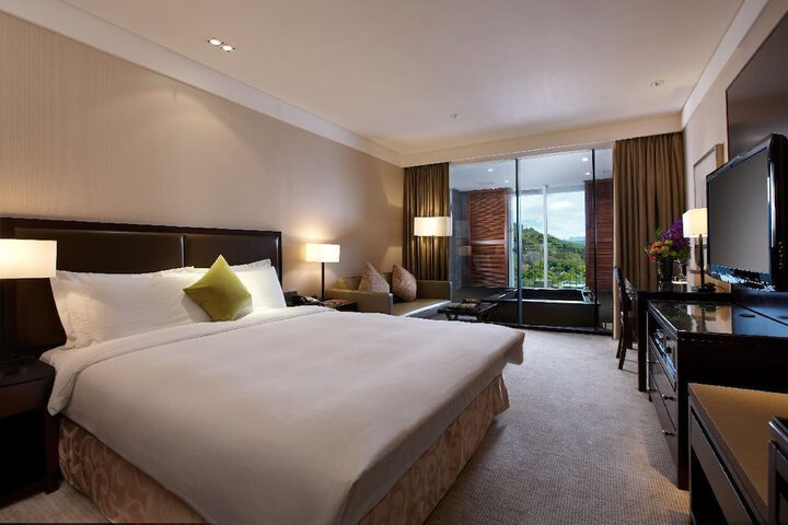 Room 10 of 87
