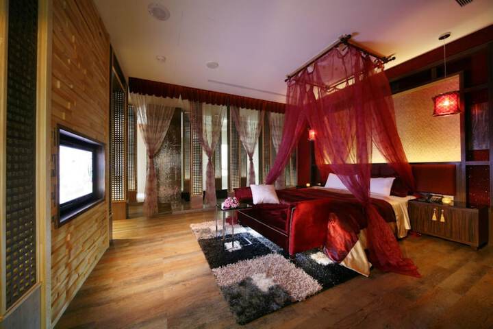 Room 2 of 49