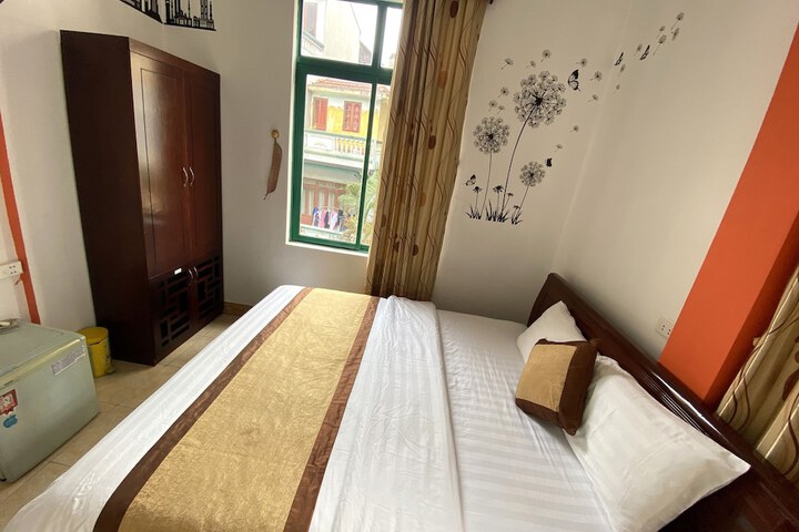 Room 8 of 43