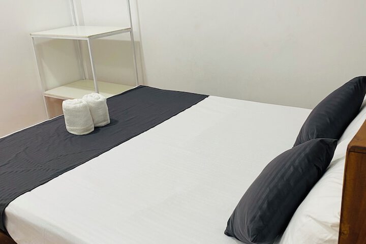 Room 7 of 25