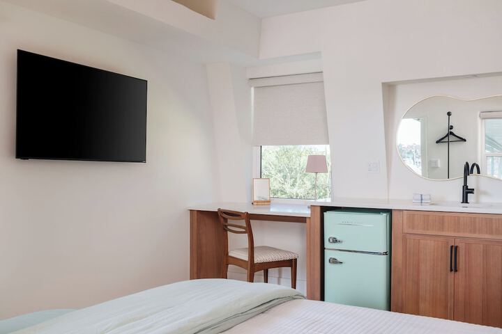 Room 10 of 118