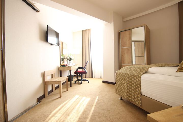 Room 18 of 60