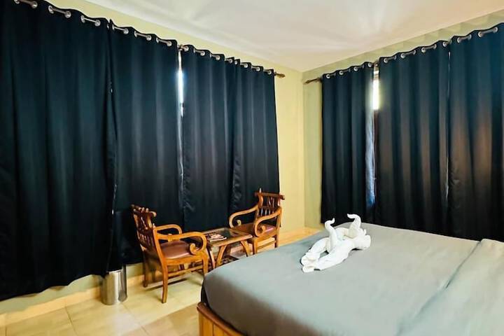 Room 10 of 18