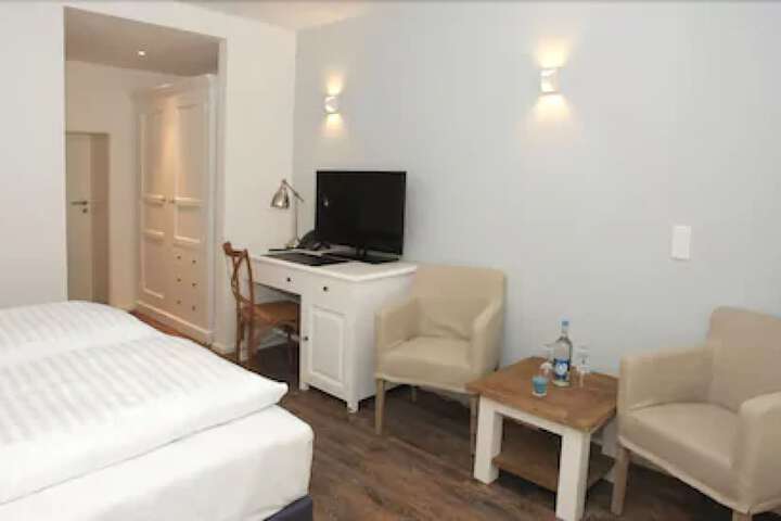 Room 20 of 42