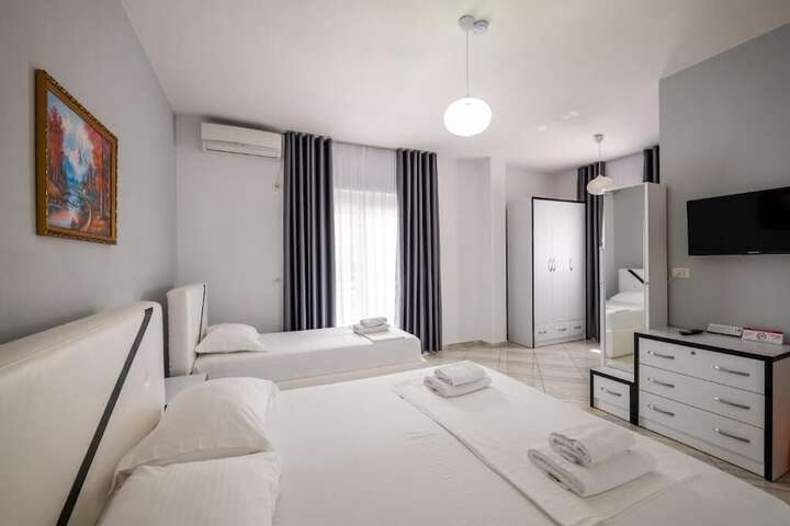 Room 13 of 89