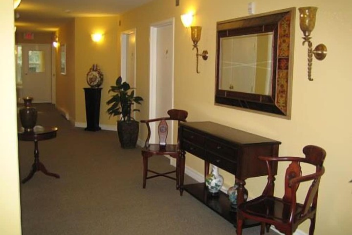 Ballroom/Hall 19 of 22