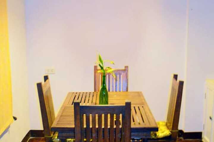 Dining 32 of 37