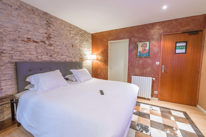 Room 21 of 38