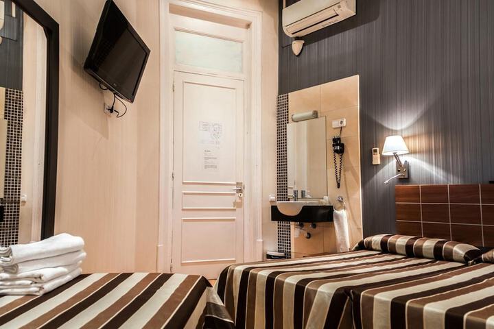Room 27 of 52
