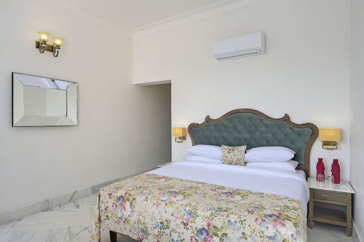 Room 14 of 33