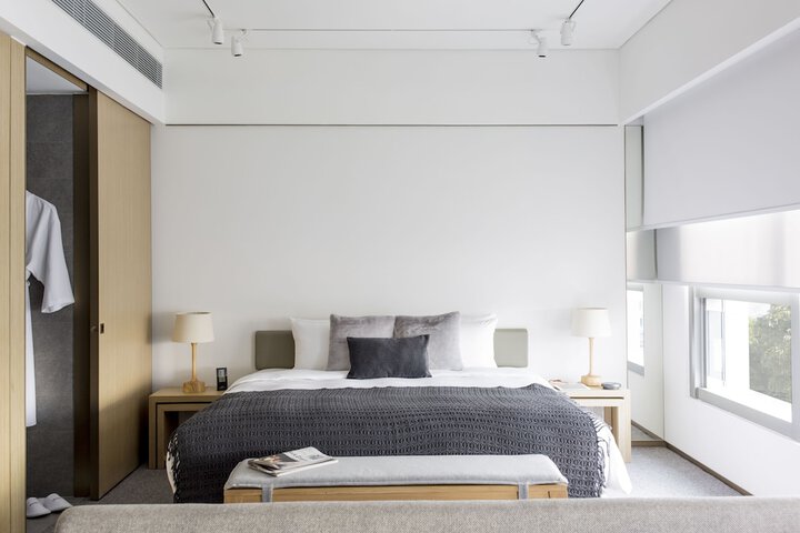Room 3 of 82