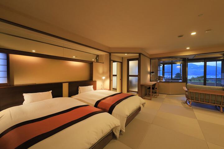 Room 12 of 44