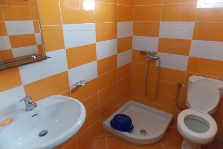 Room 90 of 152