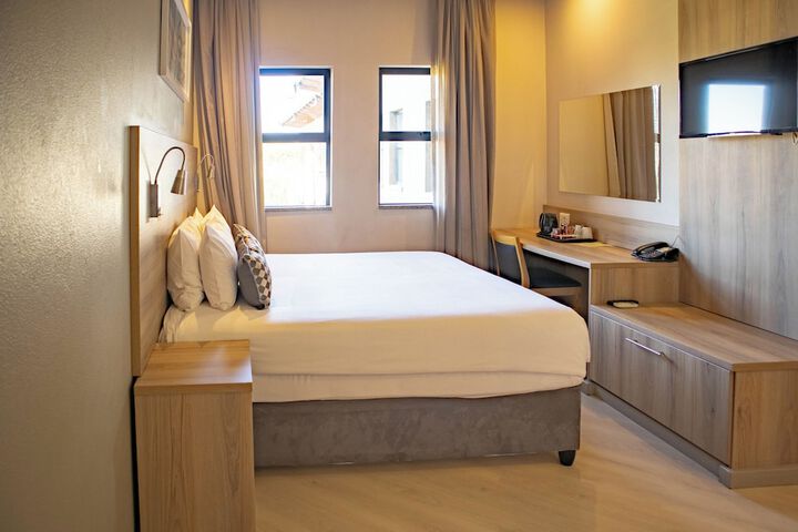 Room 5 of 15