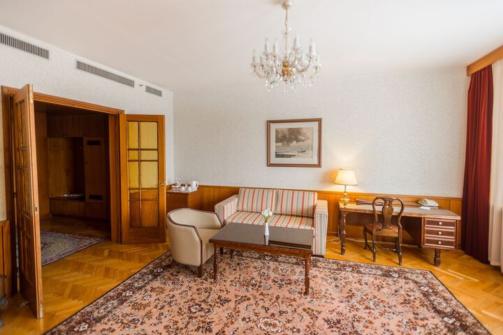 Room 49 of 113
