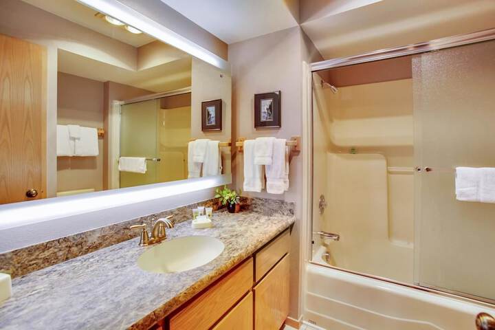 zRidge Condo 01 in Bend, OR