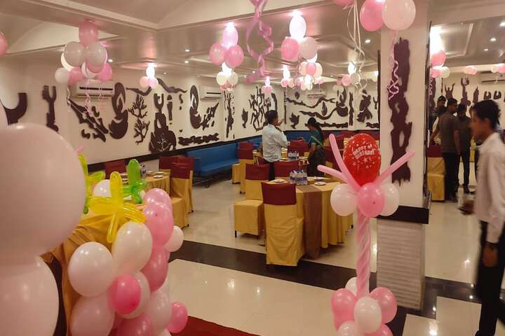 Ballroom/Hall 24 of 28