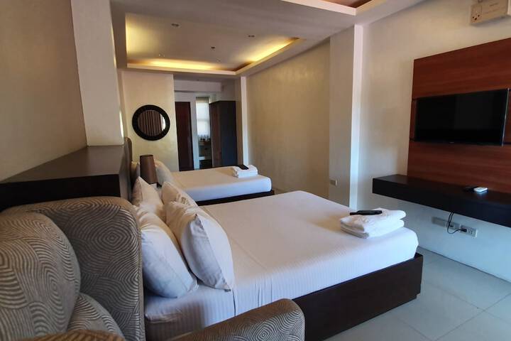 Room 12 of 18