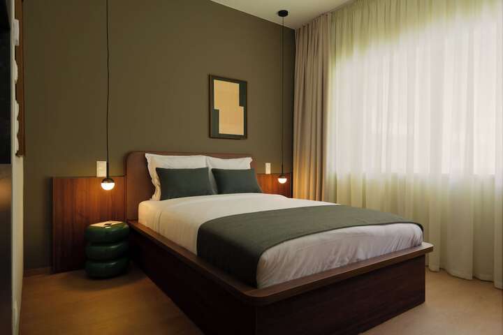 Room 3 of 40