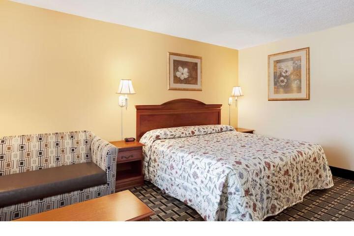 2 Queen Beds (3 of 8)