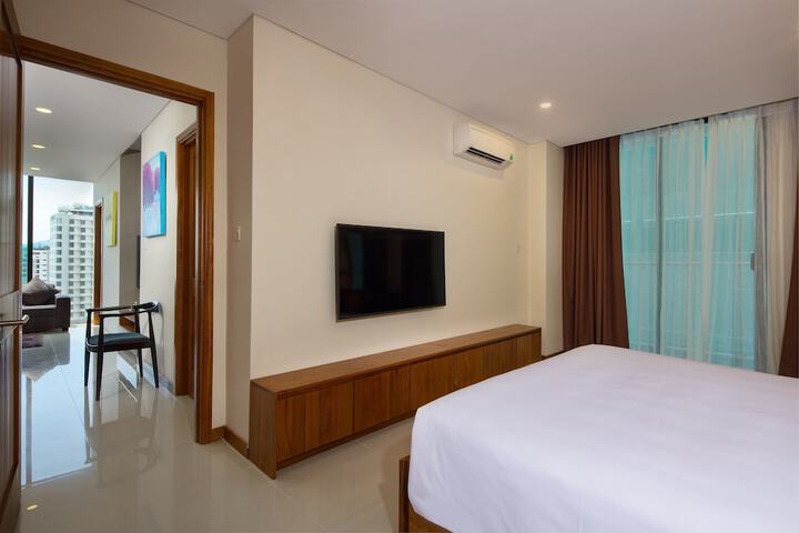 Room 13 of 230
