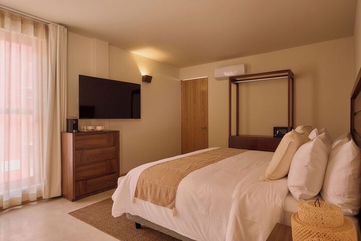Room 17 of 47