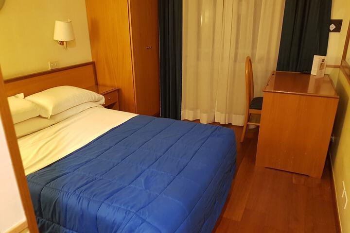Room 32 of 56