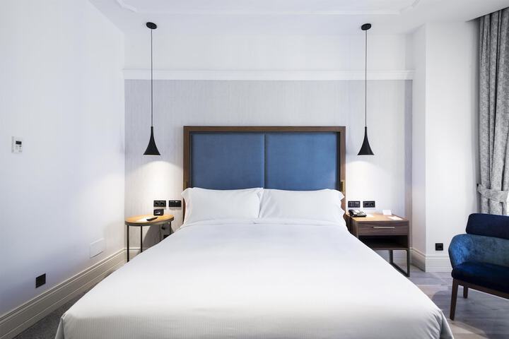 Room 30 of 113