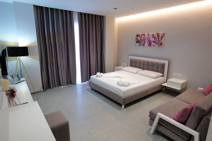 Room 2 of 72