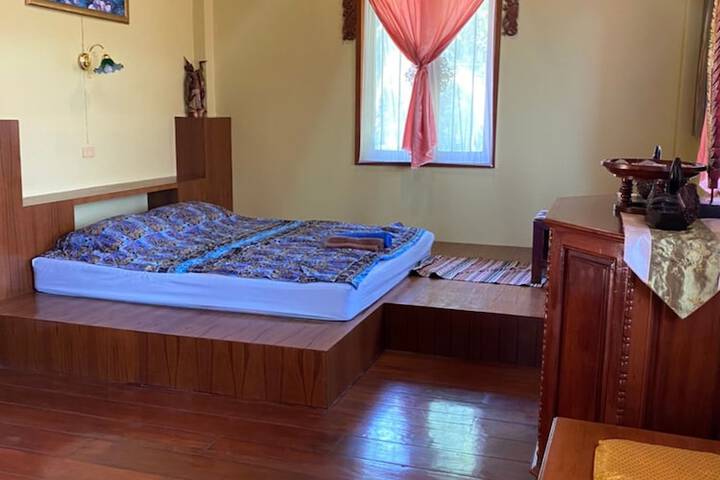 Room 4 of 52