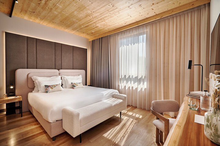 Room 10 of 52